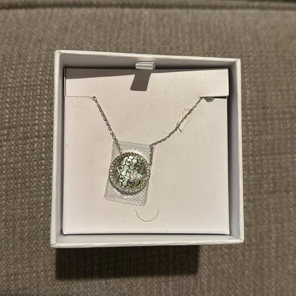 Michael Kors Necklace & pendant *New* with tags